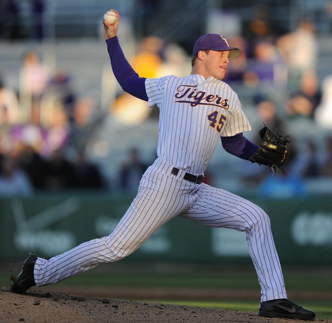 Baseball: Tigers grind past Nicholls State in 9-3 victory