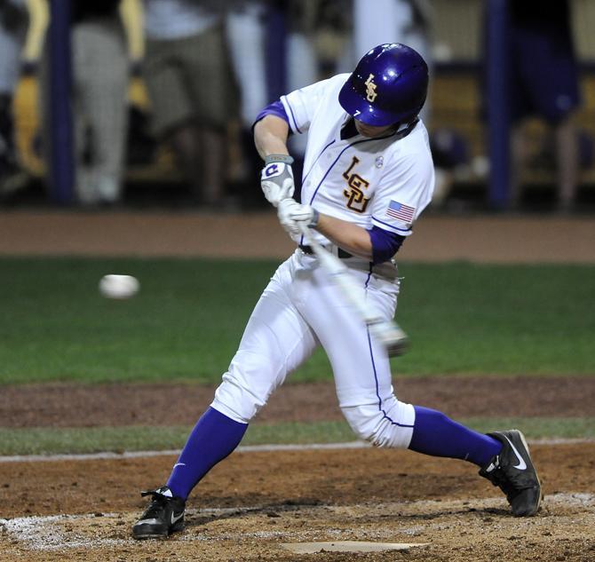 Baseball: Nola tosses third-straight complete game as LSU defeats Gamecocks 5-2