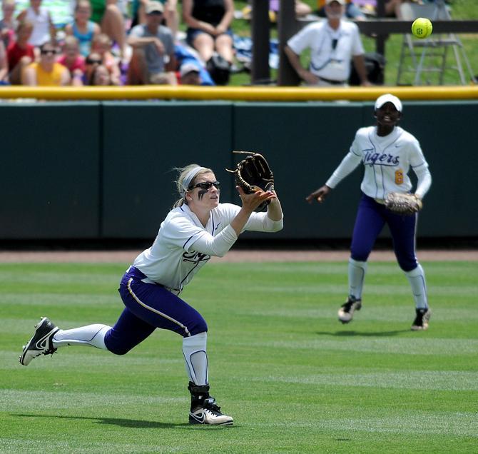 LSU sweeps defending national champion Alabama