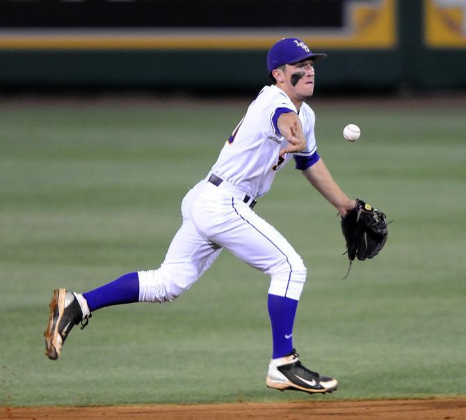 Baseball: Nola tosses third-straight complete game as LSU defeats Gamecocks 5-2