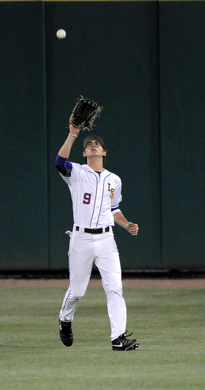 Baseball: Nola tosses third-straight complete game as LSU defeats Gamecocks 5-2