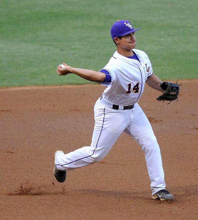 Baseball: Nola tosses third-straight complete game as LSU defeats Gamecocks 5-2