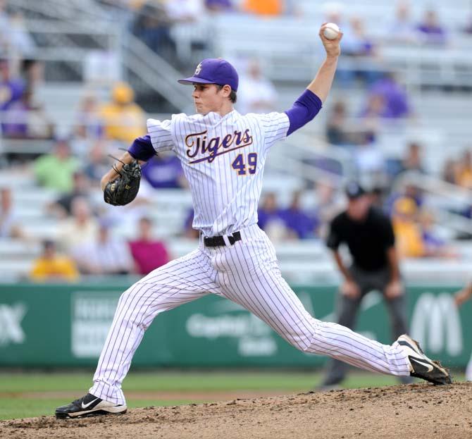 Baseball: Grambling holds Tigers to three hits