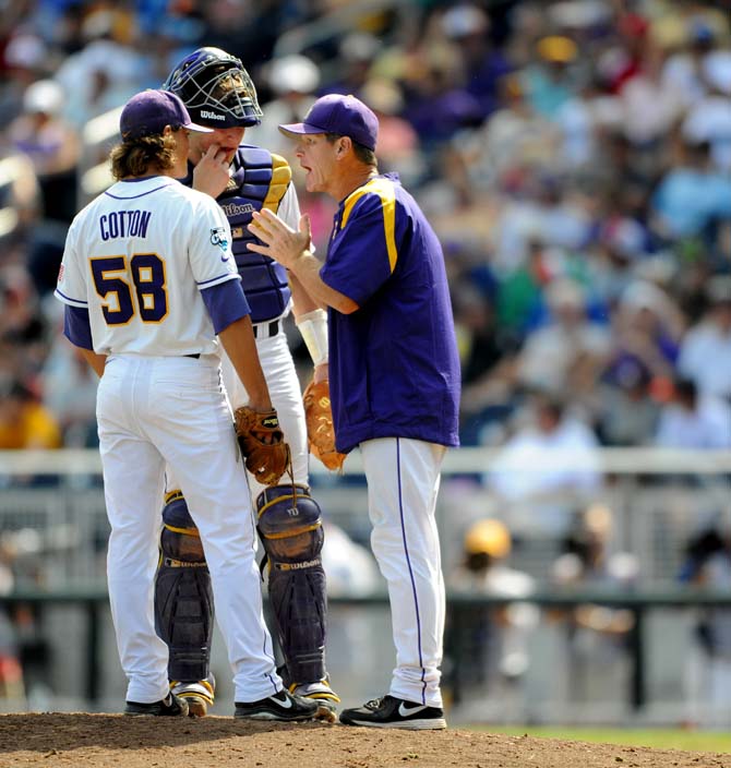 FINAL: UNC defeats LSU 4-2 to knock Tigers out of College World Series