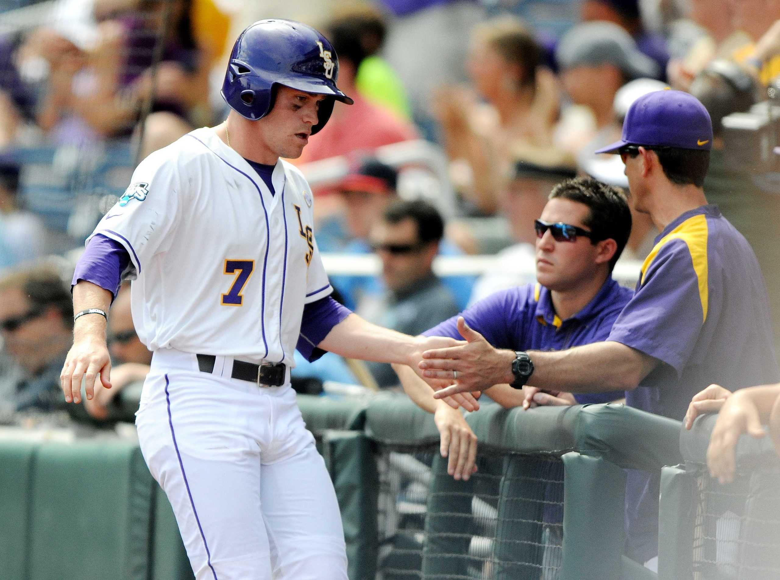 FINAL: UNC defeats LSU 4-2 to knock Tigers out of College World Series