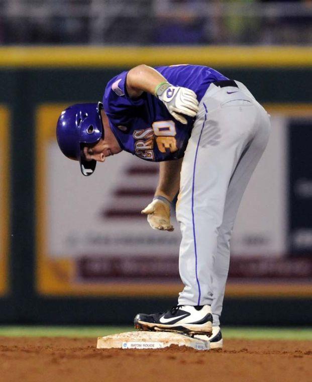 Tigers blow past Sooners, 11-1, to reach Omaha