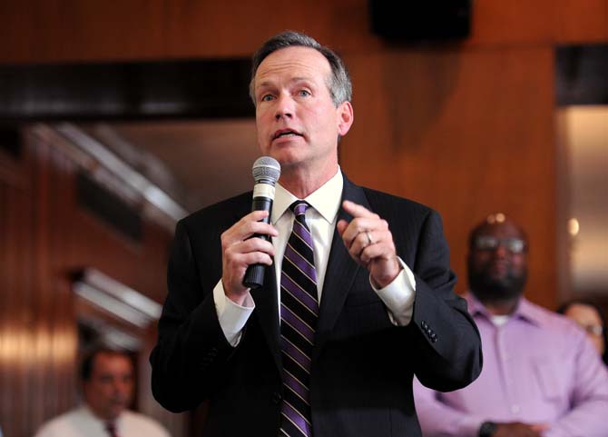 New LSU President F. King Alexander speaks to incoming freshman and their families June 24, 2013 during the Parents&#8217; Dinner at the Club at LSU Union Square. King emphasized the importance of graduation and the advantages of entering the workforce with a completed college degree.