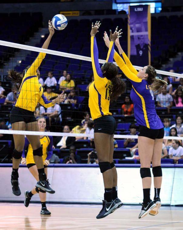 Volleyball: Serving, blocking shines during scrimmage