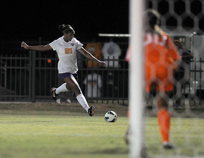 LSU senior defender Nina Anderson (21) attempts a shot on Aug. 27, 2013 during the Tigers' 6-0 victory over the Warhawks at the LSU Soccer Stadium.