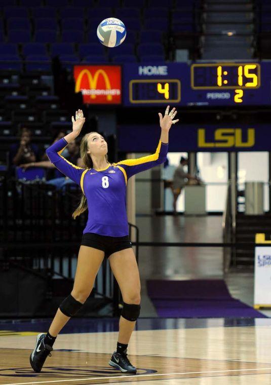 Volleyball: Serving, blocking shines during scrimmage