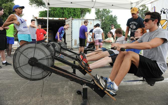 Reaux Your Boat: Rowing club event gives students opportunity to try new sport