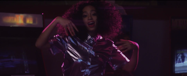 Review: Solange, "Lovers in the Parking Lot" music video