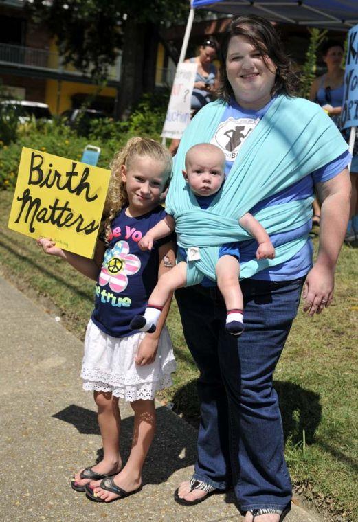 Rally to improve birth draws crowd on Labor Day