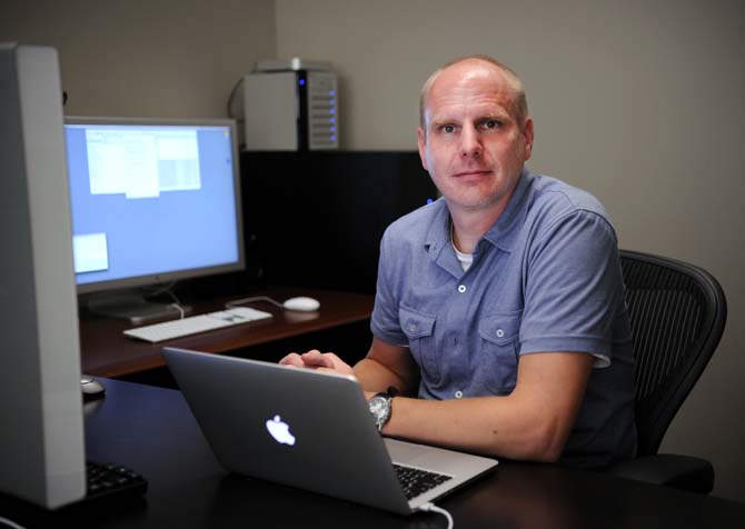 Robert Kooima, LSU School of Electrical Engineering and Computer Science assistant professor, is a faculty member at the Center for Computation &amp; Technology. He teaches applied computer graphics.