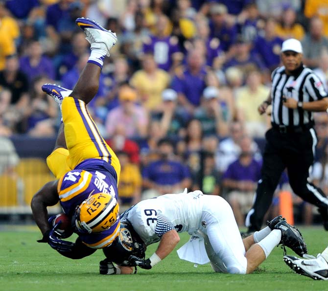 LSU rolls in 45-13 win against Kent State