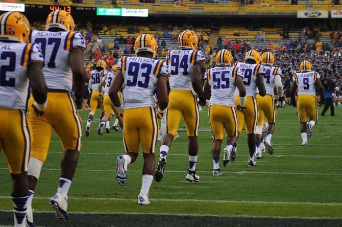 LSU beats Auburn, 35-21, wins first SEC game