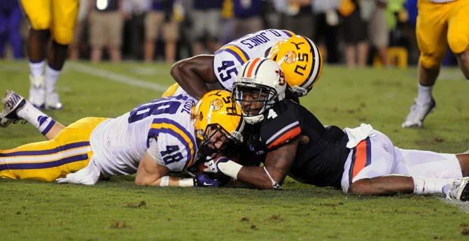 LSU beats Auburn, 35-21, wins first SEC game