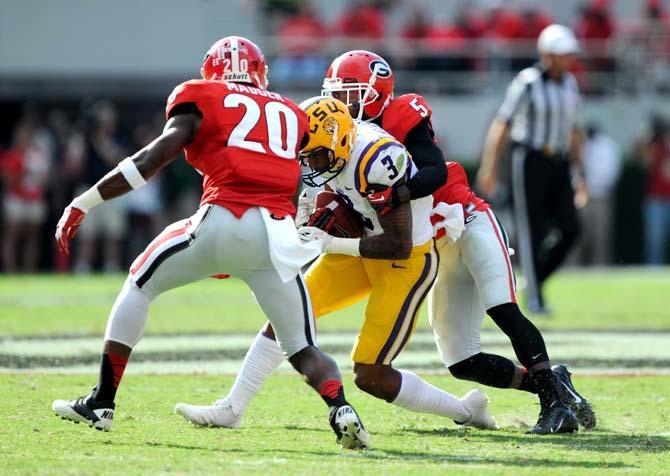 FINAL: Georgia defeats LSU 44-41 in Athens