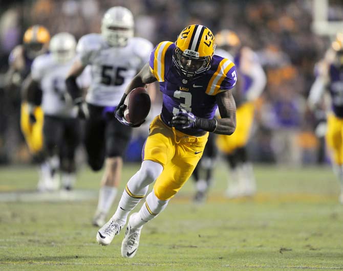 Final: Big second half helps LSU beat Furman, 48-16