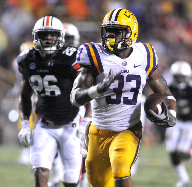 LSU sophomore running back Jeremy Hill (33) runs downfield on Saturday, September 21, 2013 during the Tigers' 35-21 victory against Auburn in Tiger Stadium.