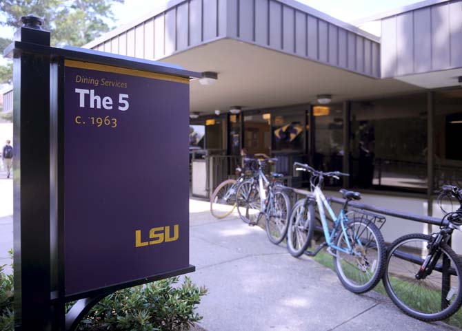 The 5 dining hall welcomes students Monday, Oct. 14, 2013 for lunchtime.