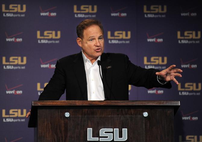 LSU head coach Les Miles speaks with members of the media Monday, Oct. 7, 2013 in the Athletic Administration Building for Lunch with Les.