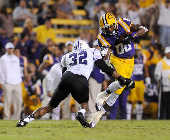 Final: Big second half helps LSU beat Furman, 48-16