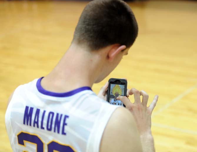 Oh, Snap: Freshman center uses Snapchat, Twitter to bring humor to practices