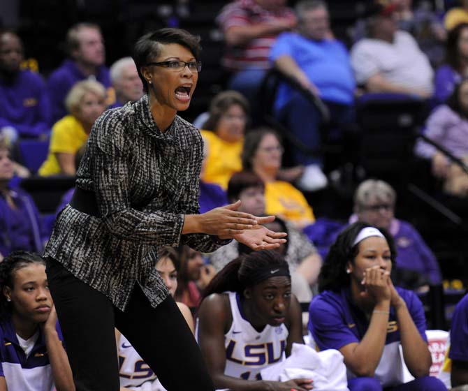 Women's Basketball: Tigers defeat Hampton, 73-54