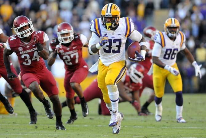 FINAL: LSU defeats Arkansas in final minutes