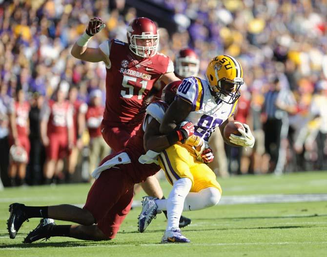 FINAL: LSU defeats Arkansas in final minutes