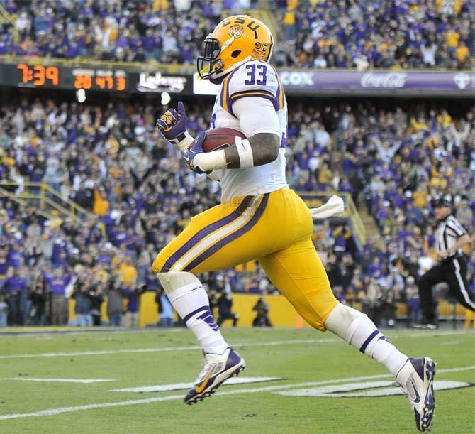 FINAL: LSU defeats Arkansas in final minutes