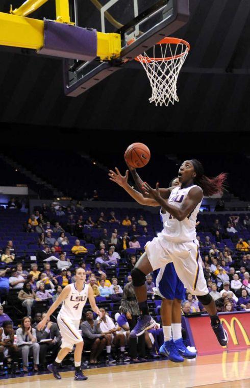 Women's Basketball: Tigers defeat Hampton, 73-54