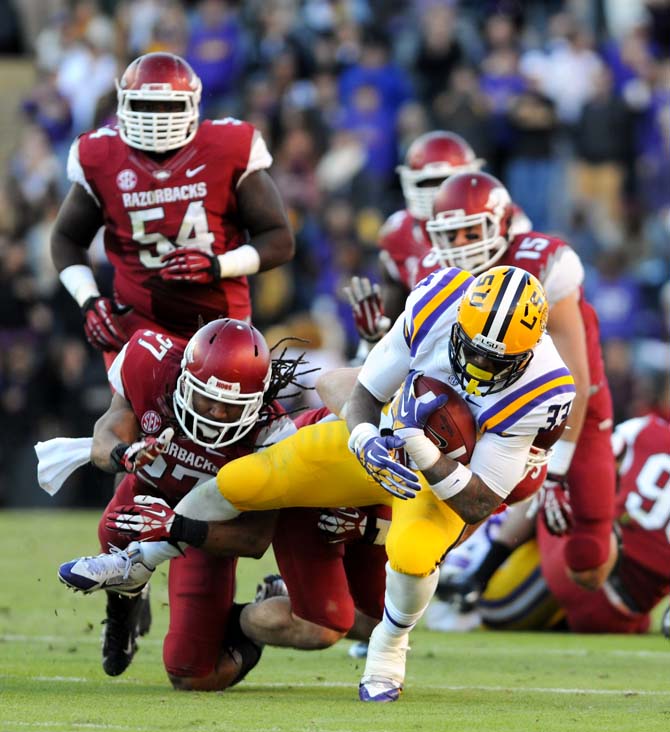 FINAL: LSU defeats Arkansas in final minutes