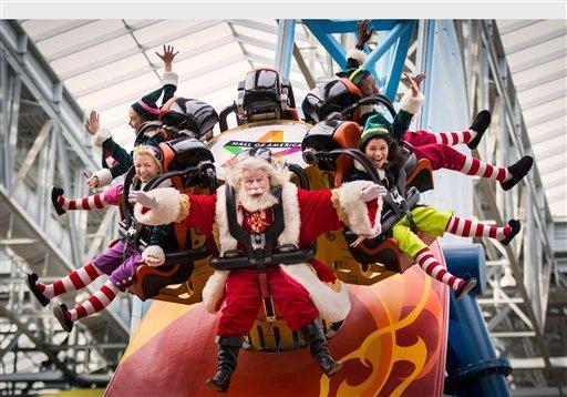 Oh what fun it is to ride with Santa and his elves at Mall of America. (PRNewsFoto/Mall of America)