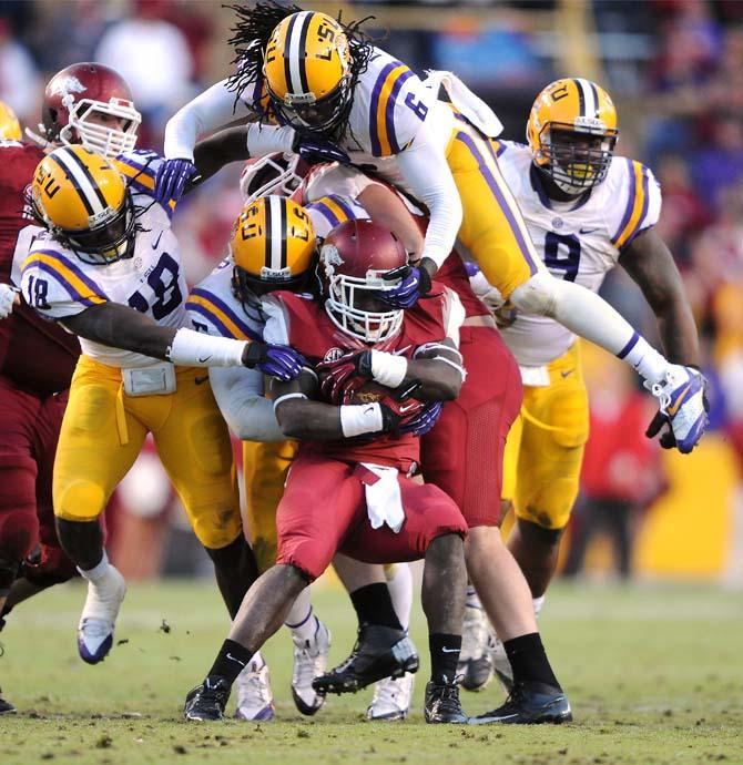 FINAL: LSU defeats Arkansas in final minutes