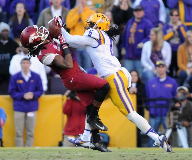 FINAL: LSU defeats Arkansas in final minutes