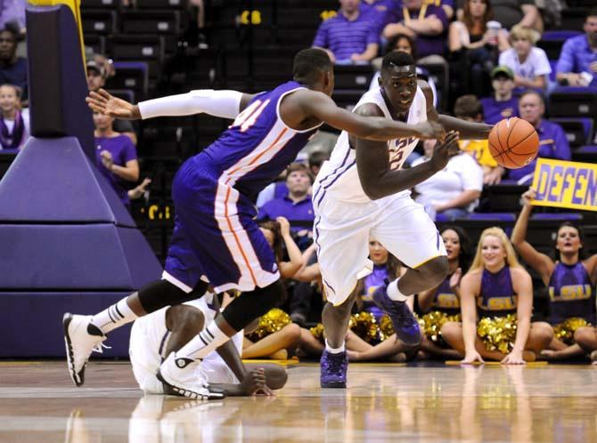 LSU junior forward Johnny O'Bryant III (2) drives toward the basket Saturday, Nov. 16, 2013 during the Tigers' 88-74 victory against Northwestern State in the PMAC.