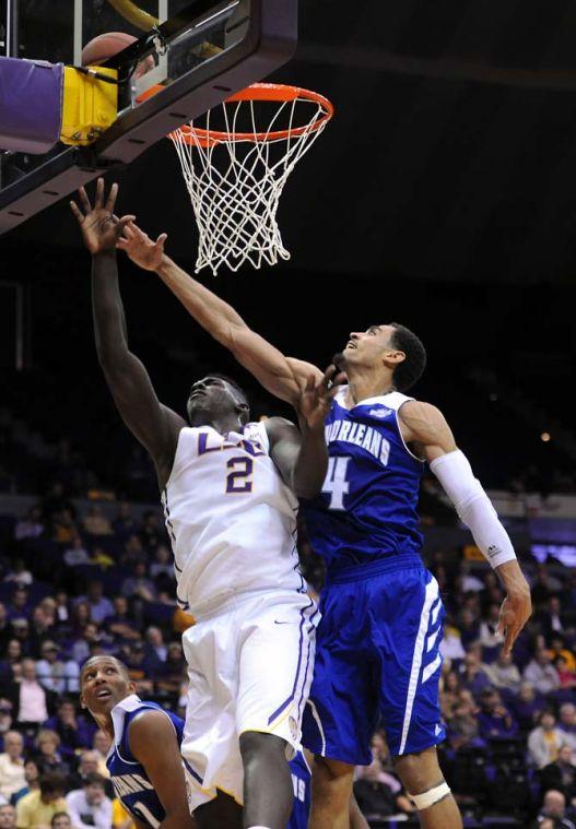 LSU junior forward Johnny O'Bryant III (2) goes for a goal on Tuesday Nov. 19, 2013 during the Tigers' 81-54 victory against UNO in the PMAC.