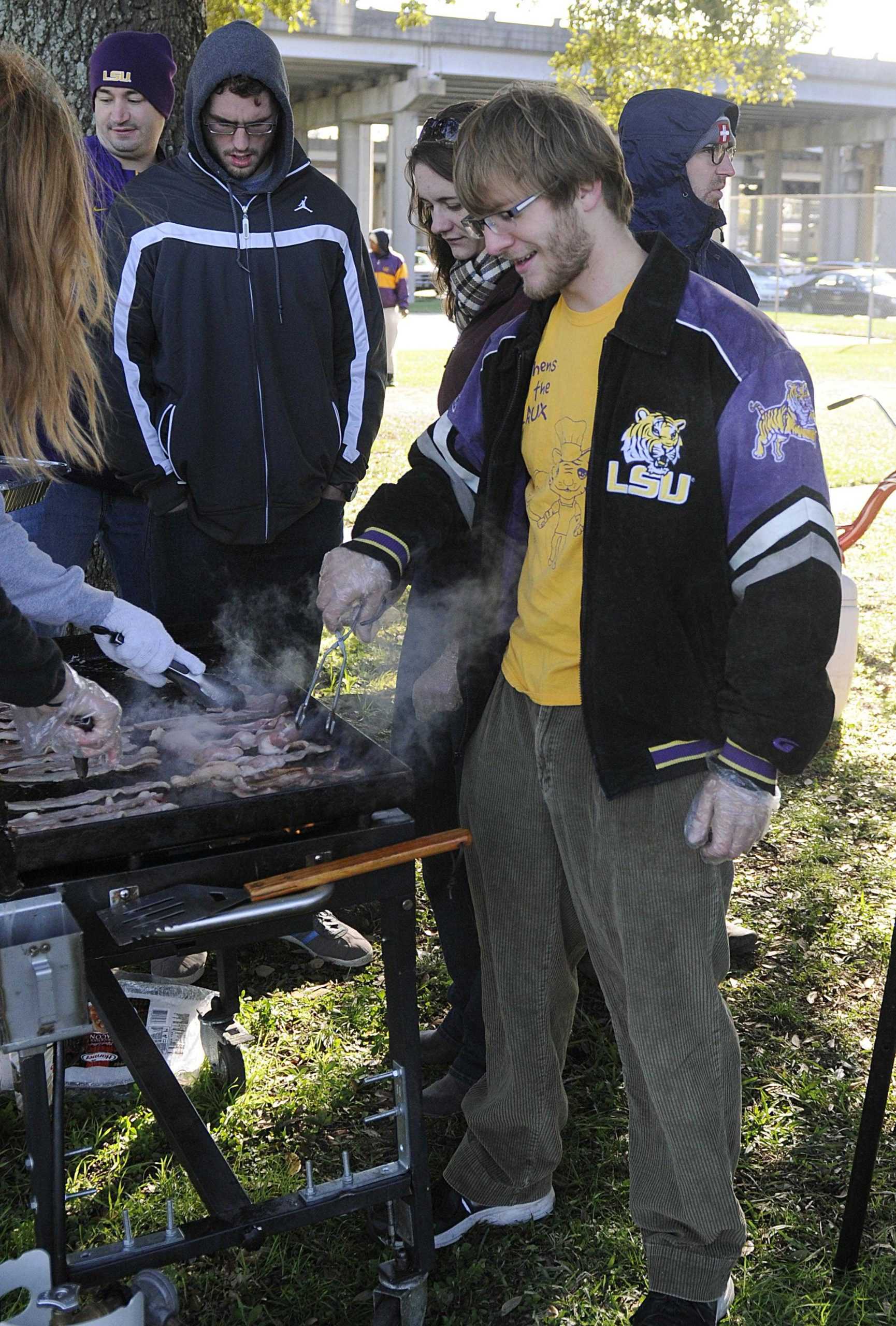 Students feed homeless, hungry through Kitchens on the Geaux