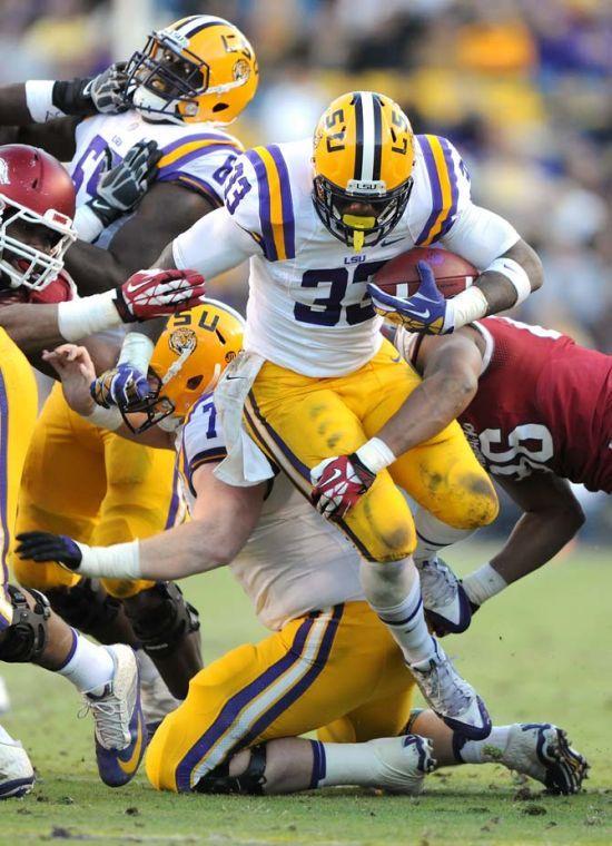 FINAL: LSU defeats Arkansas in final minutes