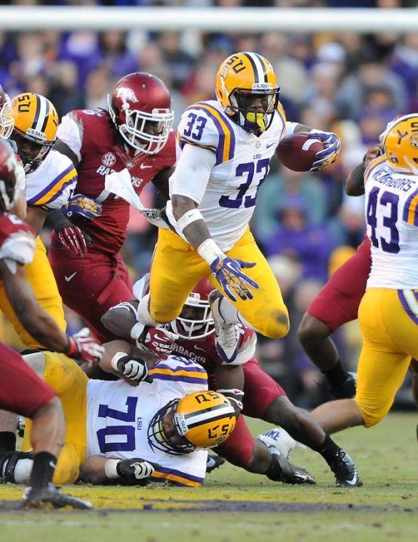 FINAL: LSU defeats Arkansas in final minutes