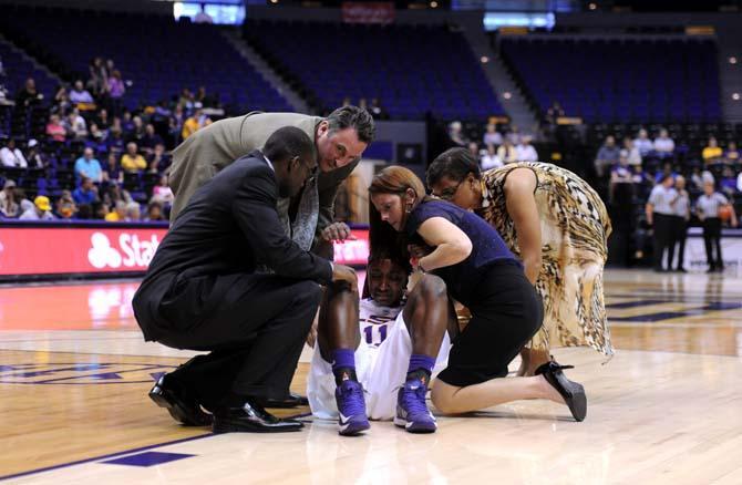 Women's Basketball: LSU advances to semifinals of preseason tournament