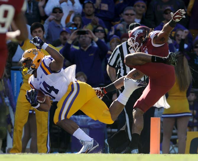 FINAL: LSU defeats Arkansas in final minutes