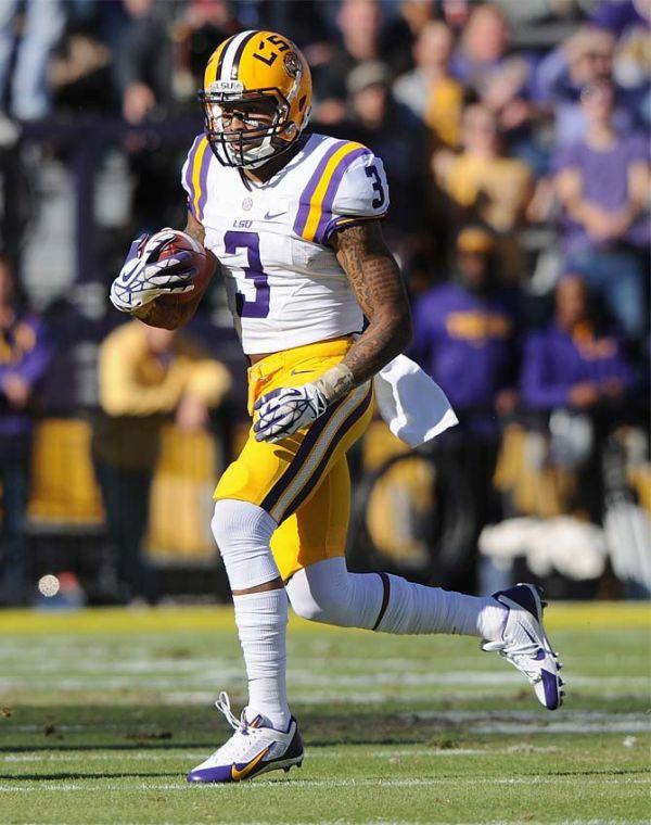 FINAL: LSU defeats Arkansas in final minutes