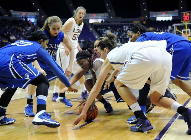 Women's Basketball: LSU dominates Indiana State, 83-66