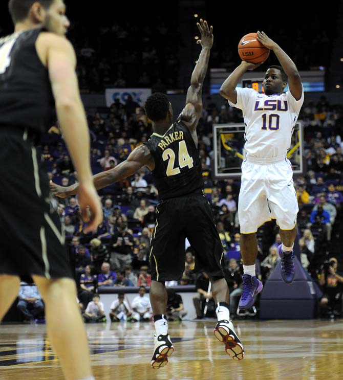 O'Bryant powers Tigers past Vanderbilt 81-58