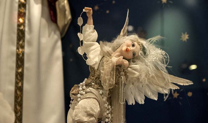 Welcome to the Dollhouse: Museum focuses on dolls' cultural role