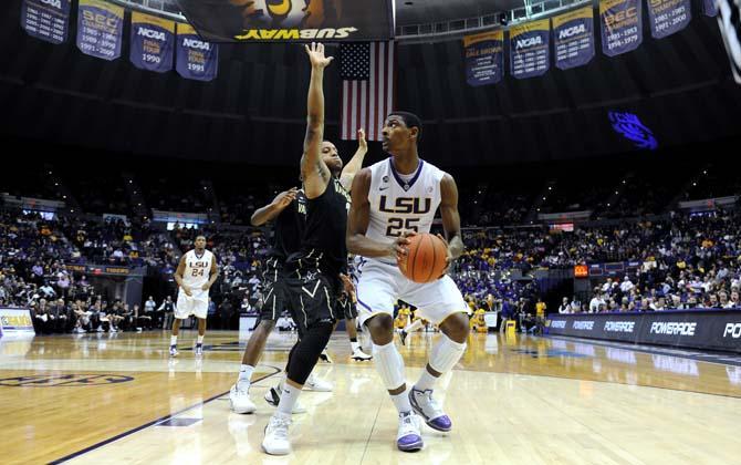 O'Bryant powers Tigers past Vanderbilt 81-58