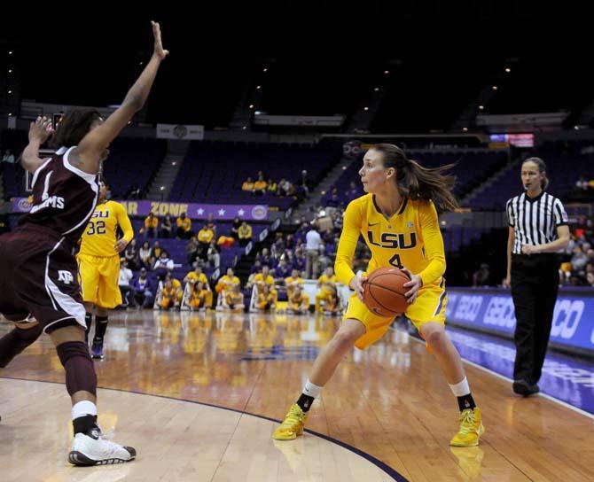 LSU loses defensive struggle to Texas A&M, 52-48